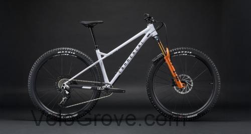 Commencal Meta HT Trail specs and reviews
